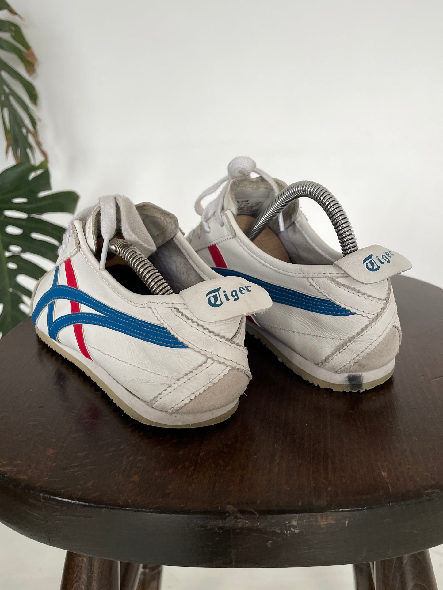 38 Vintage Asics Onitsuka Tiger Sneakers
