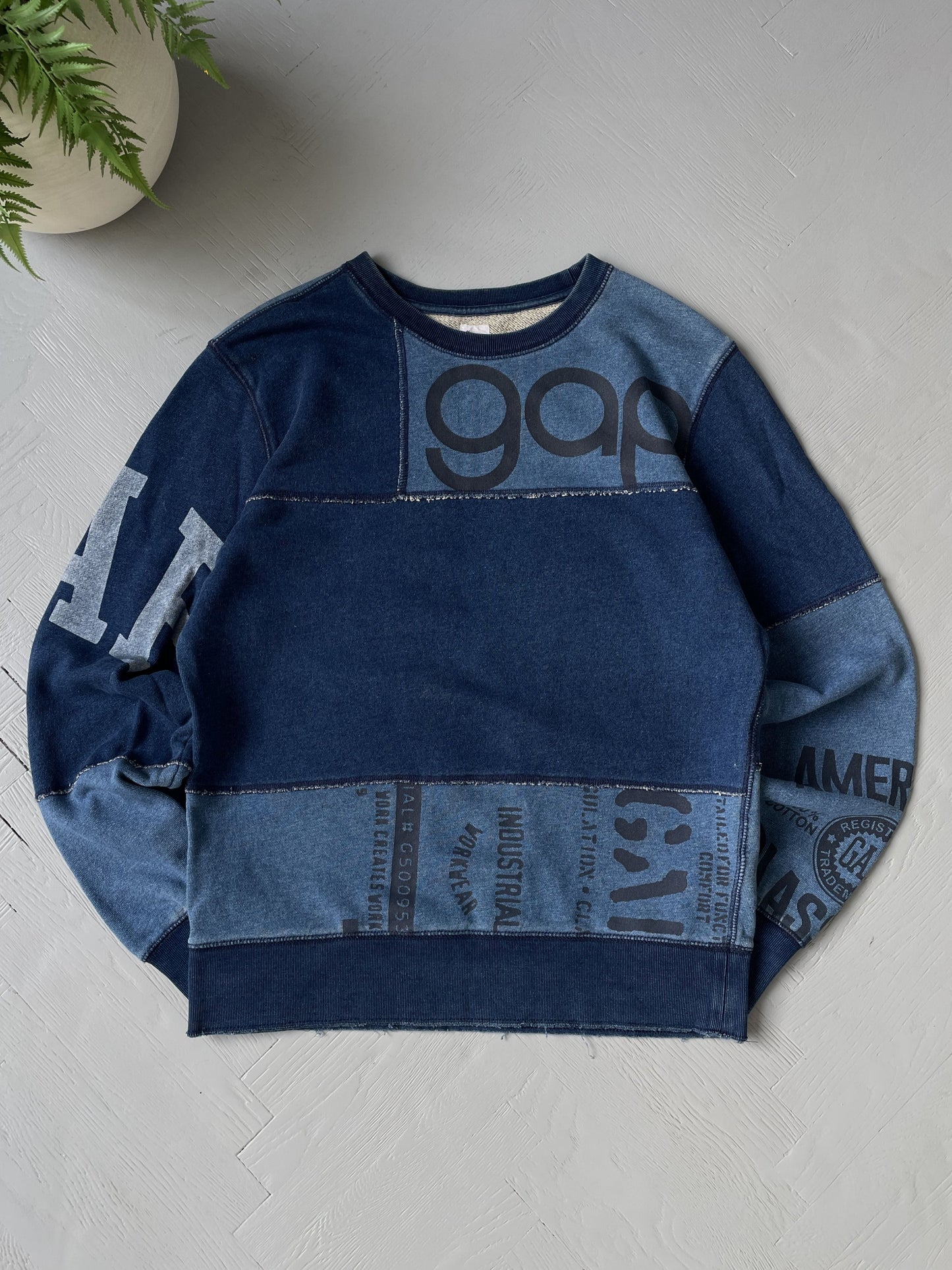 S The Gap Patchwork Crewneck Sweatshirt