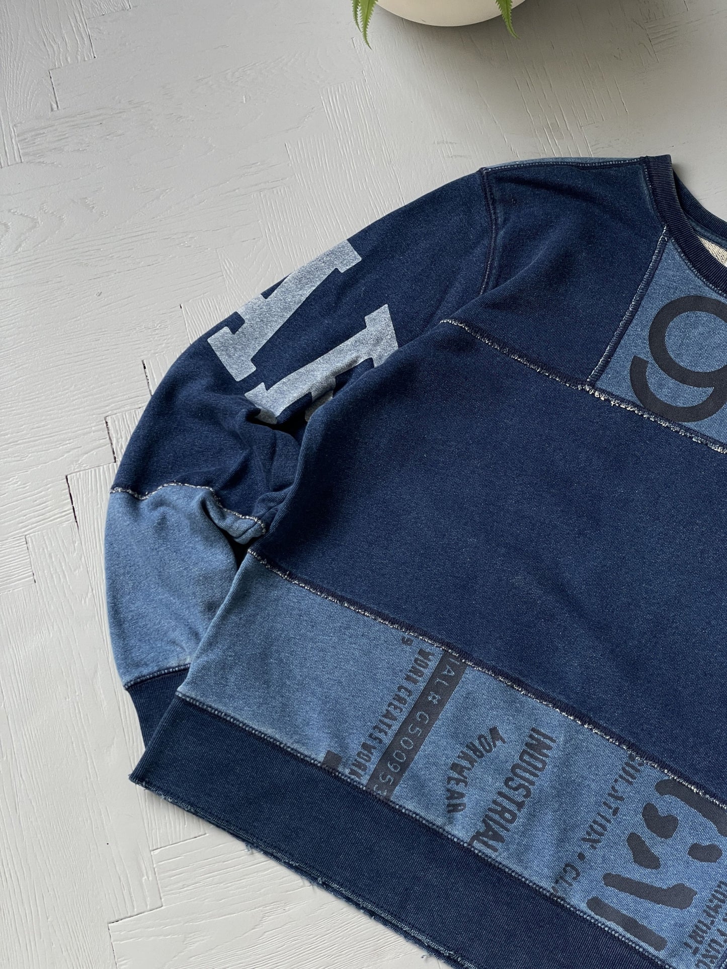 S The Gap Patchwork Crewneck Sweatshirt
