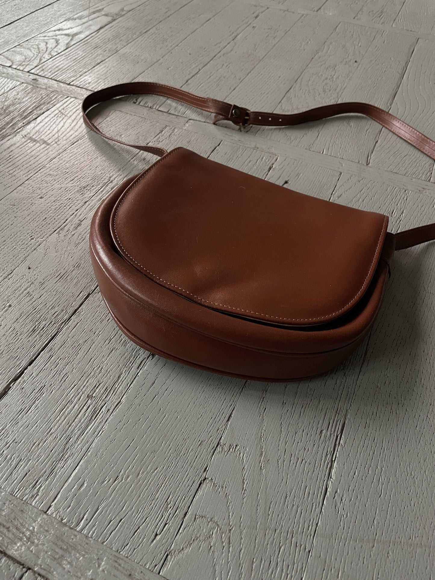 Vintage Clarks Leather Crossbody Messenger Bag