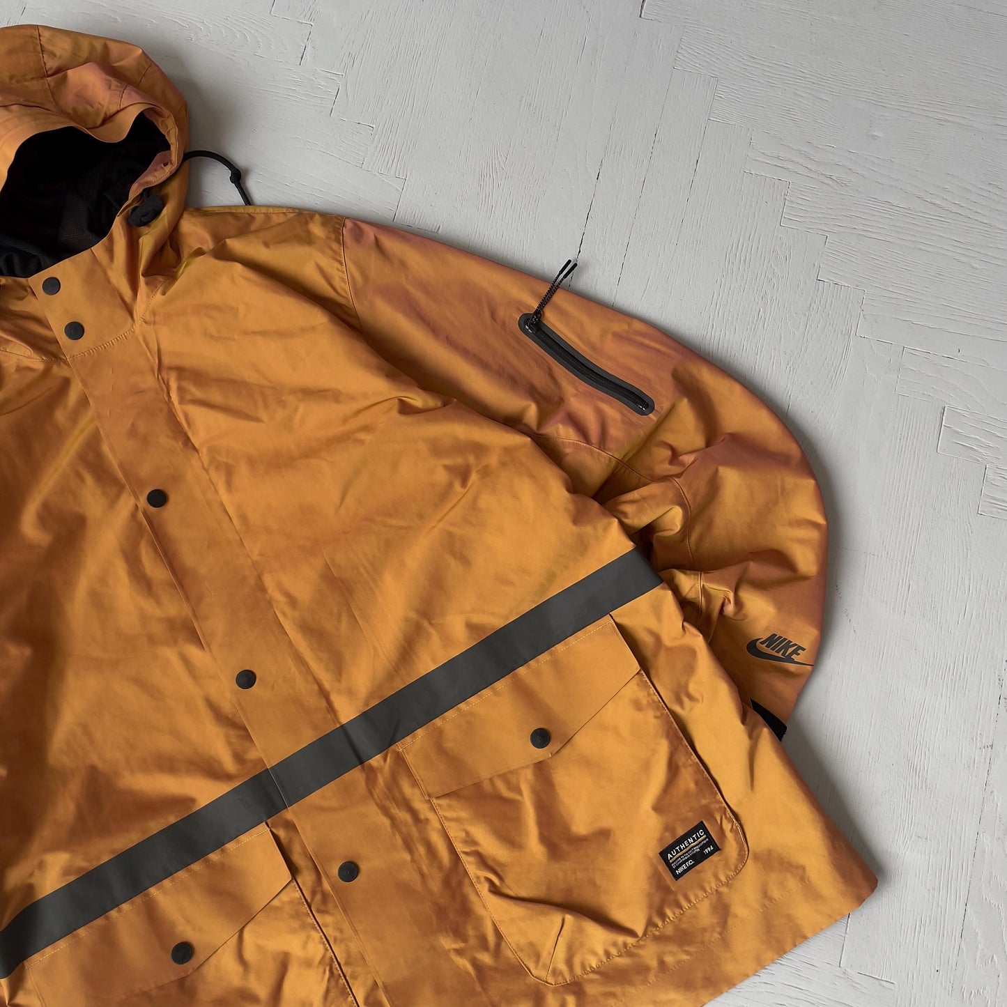 L Vintage Nike Nylon Outdoor Jacket