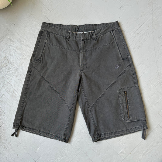 L Vintage Nike Cargo Shorts