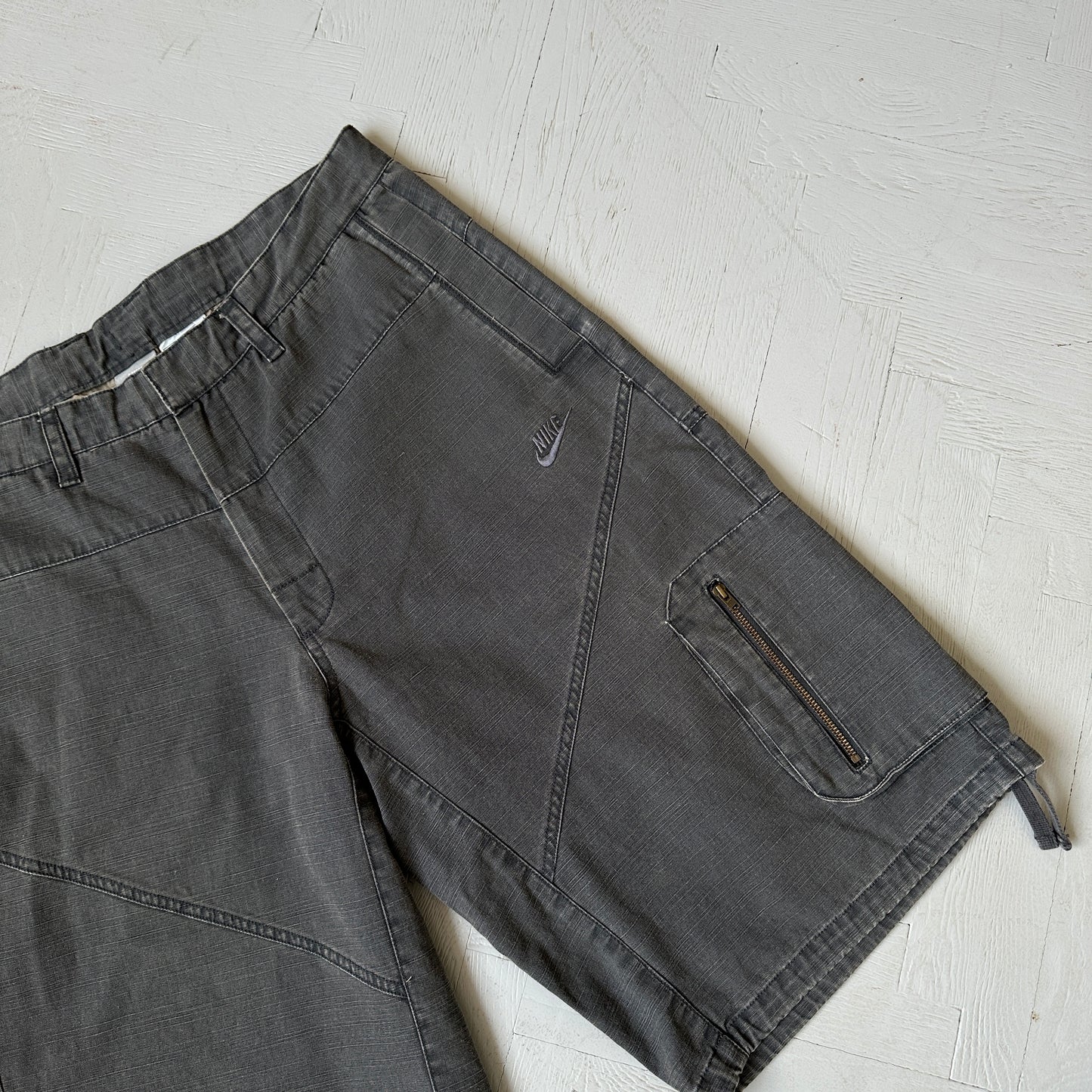 L Vintage Nike Cargo Shorts