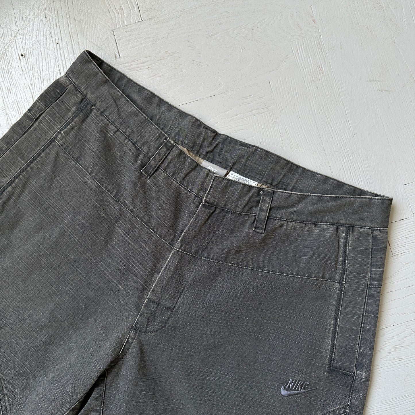 L Vintage Nike Cargo Shorts