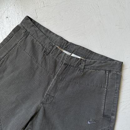 L Vintage Nike Cargo Shorts