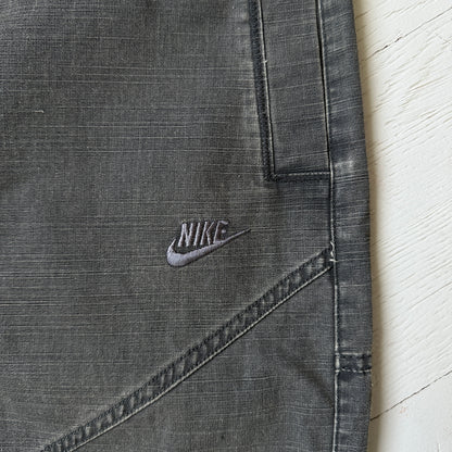 L Vintage Nike Cargo Shorts