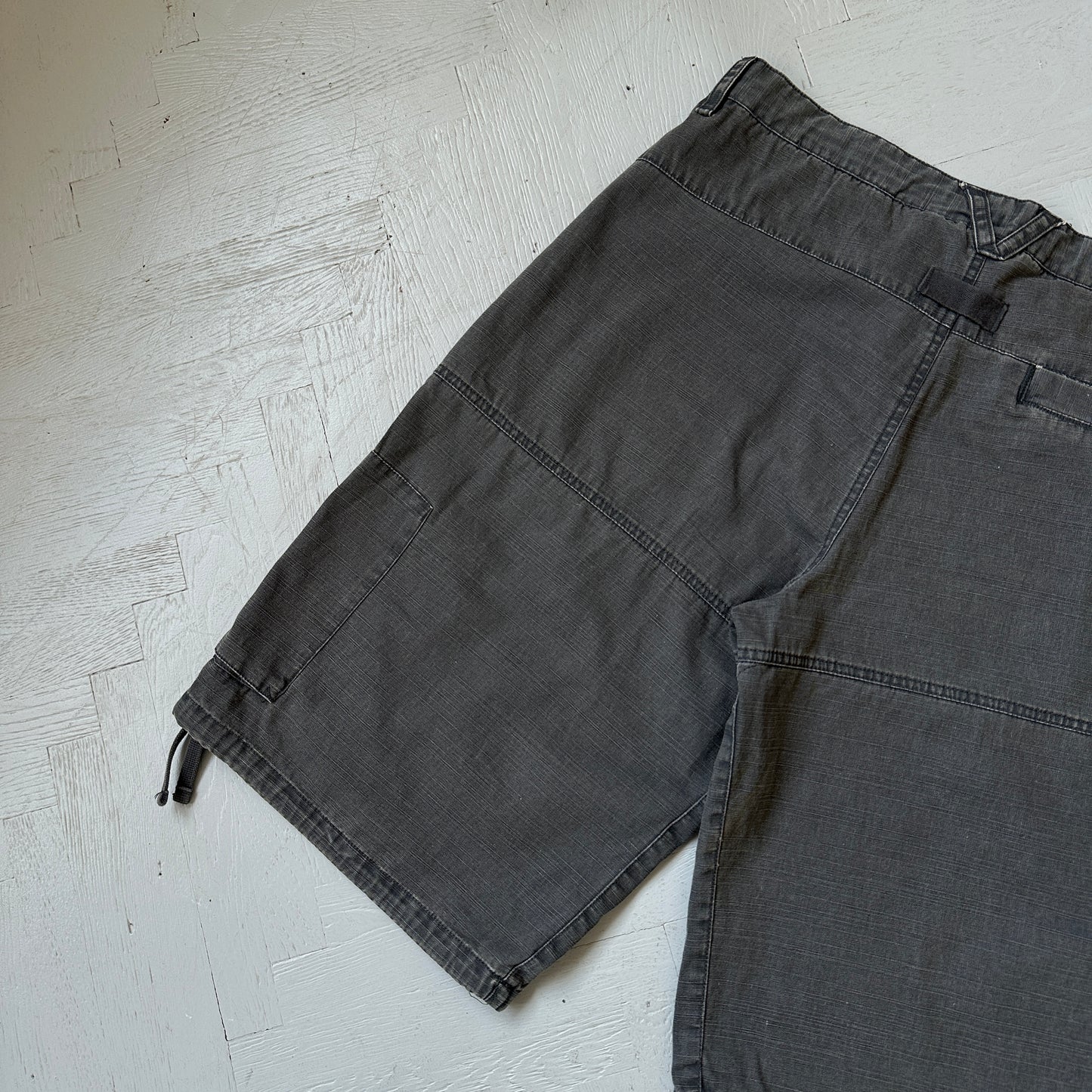 L Vintage Nike Cargo Shorts