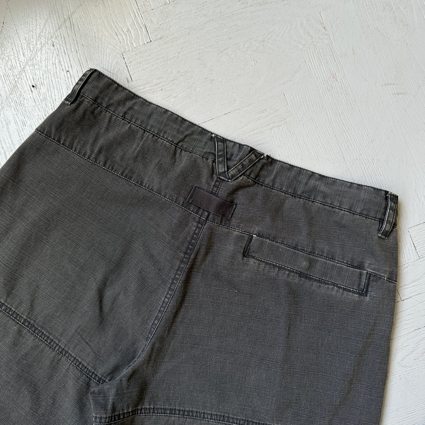 L Vintage Nike Cargo Shorts