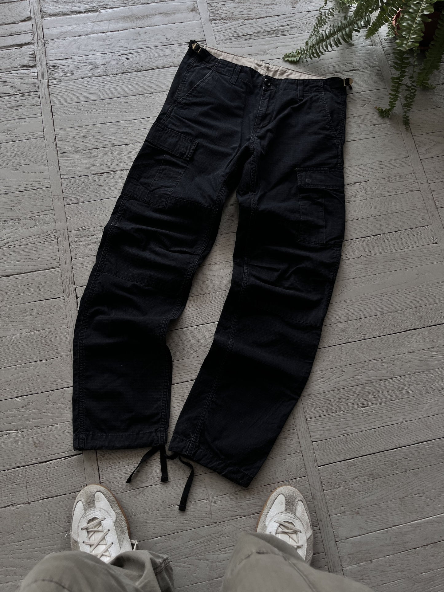 29x32 Carhartt WIP Slim Fit Cargo Pants