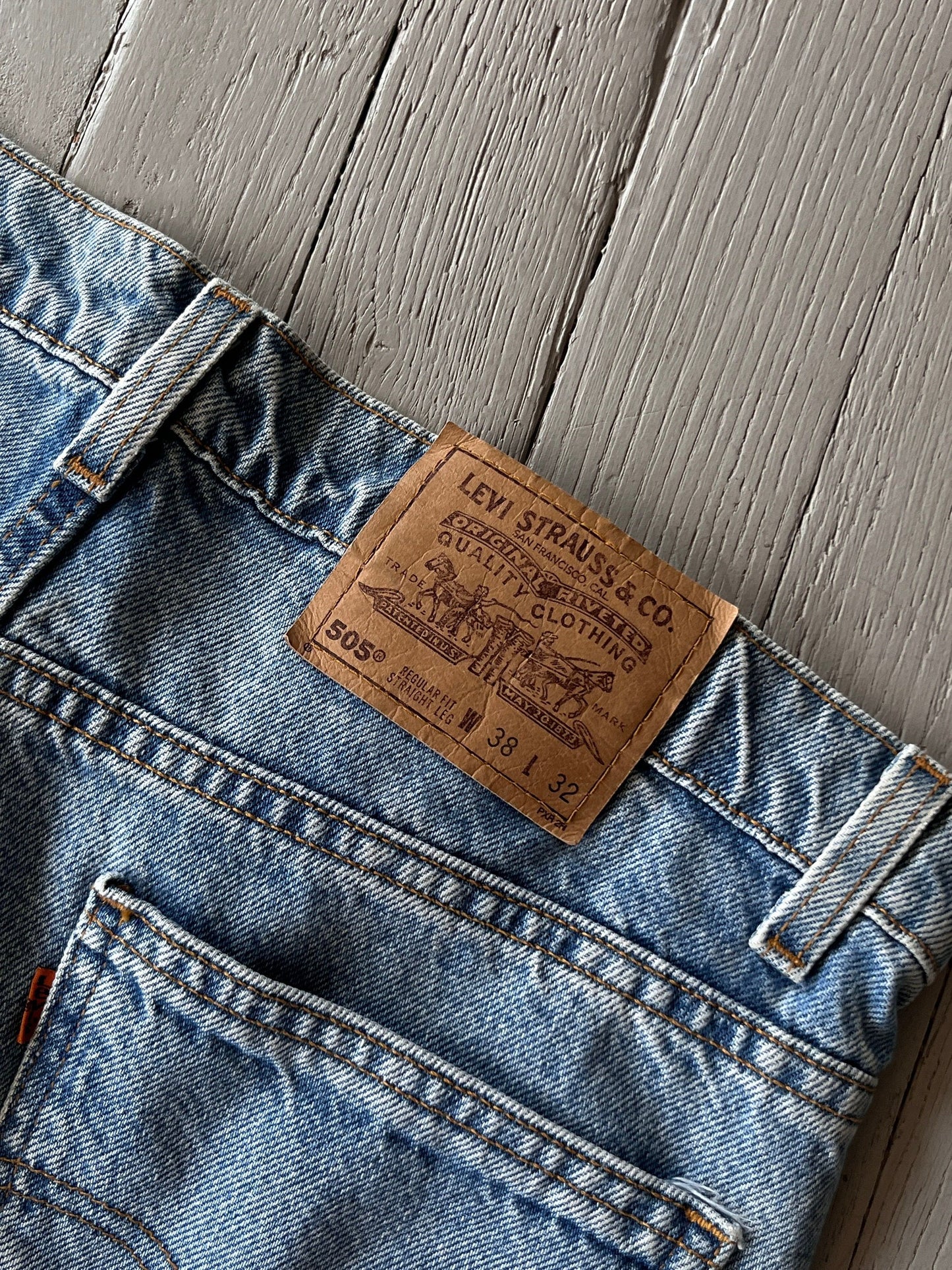 Vintage 90s Levi's 505 Regular Fit Straight Leg Jeans