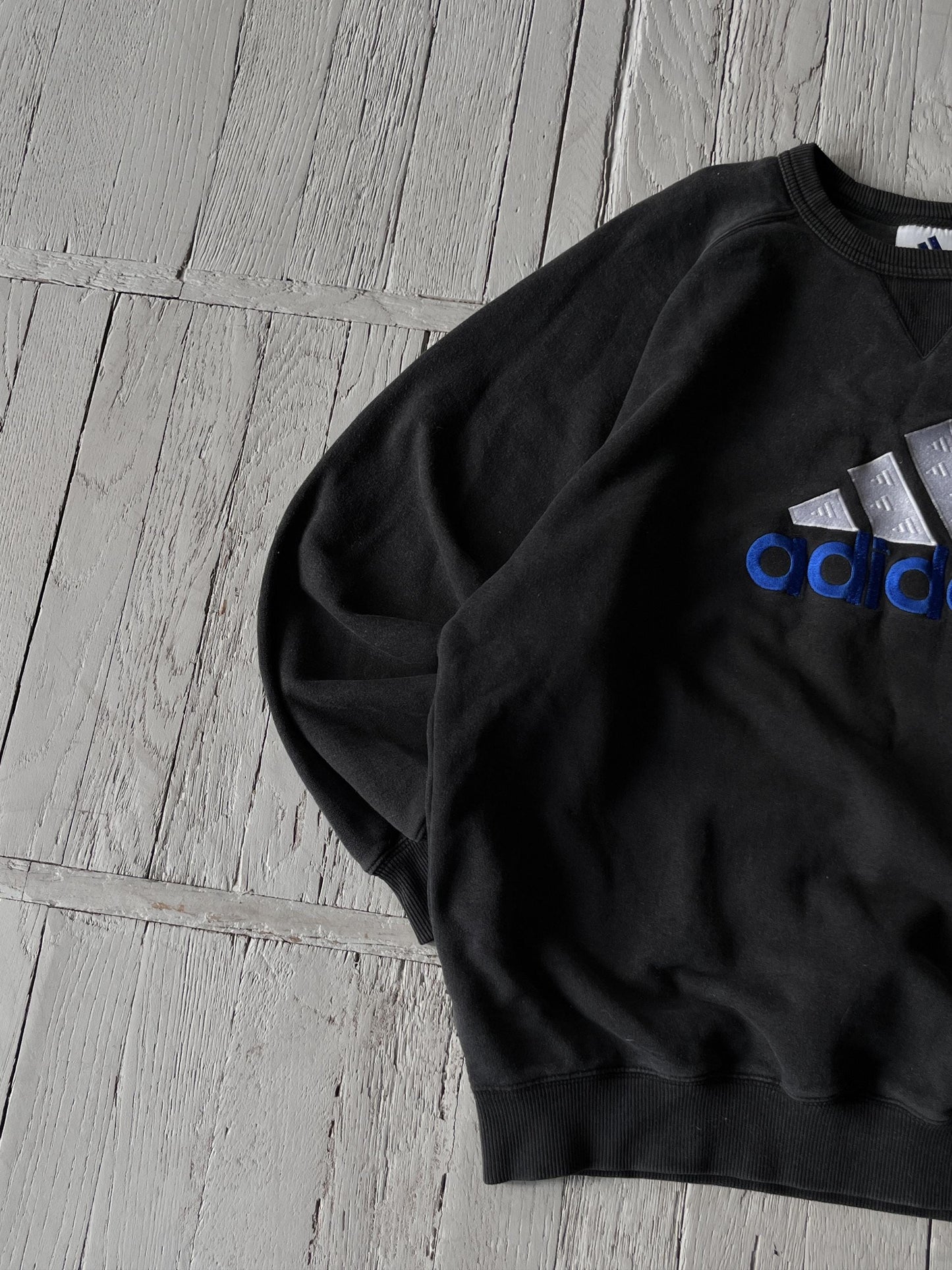 M Vintage Adidas Logo Crewneck Sweatshirt