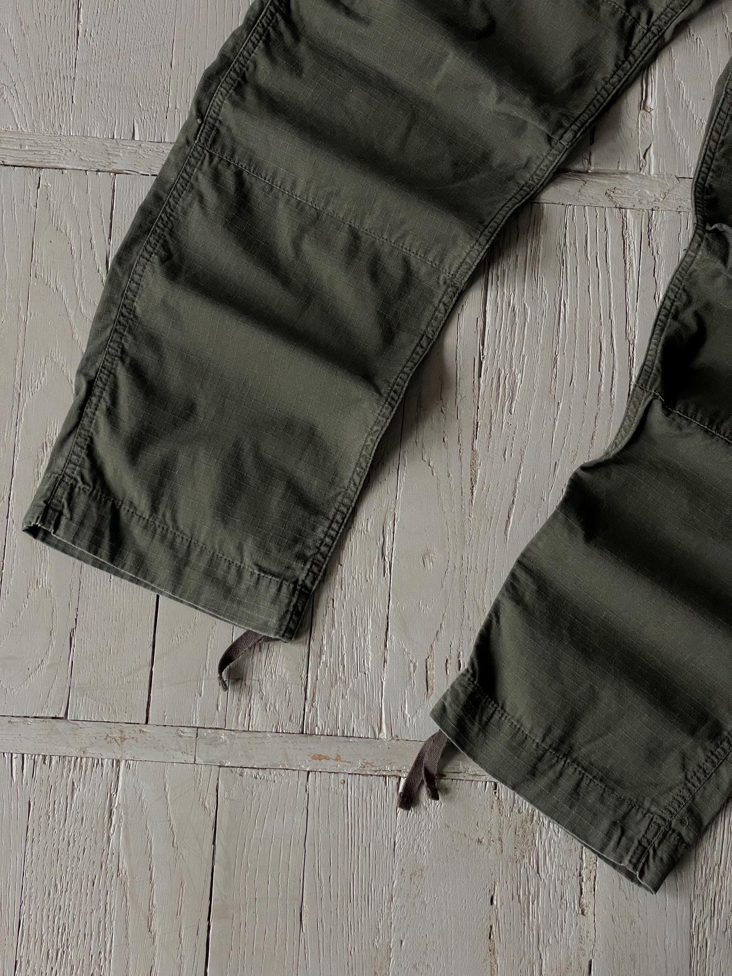 32x32 Carhartt WIP Regular Fit Cargo Pants